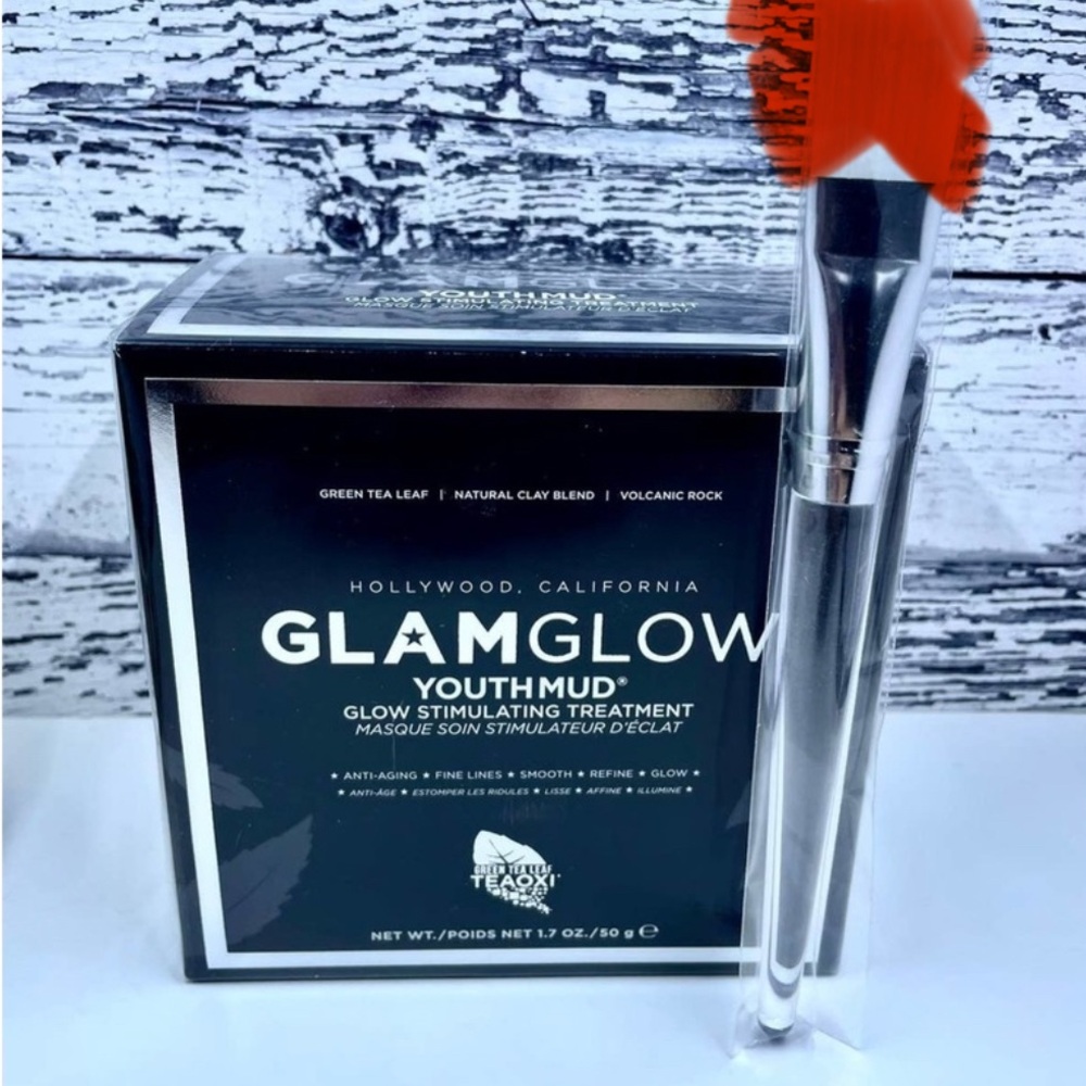 GLAMGLOW MASK YOUTHMUD Glow Stimulating & Exfoliating Treatment Mask